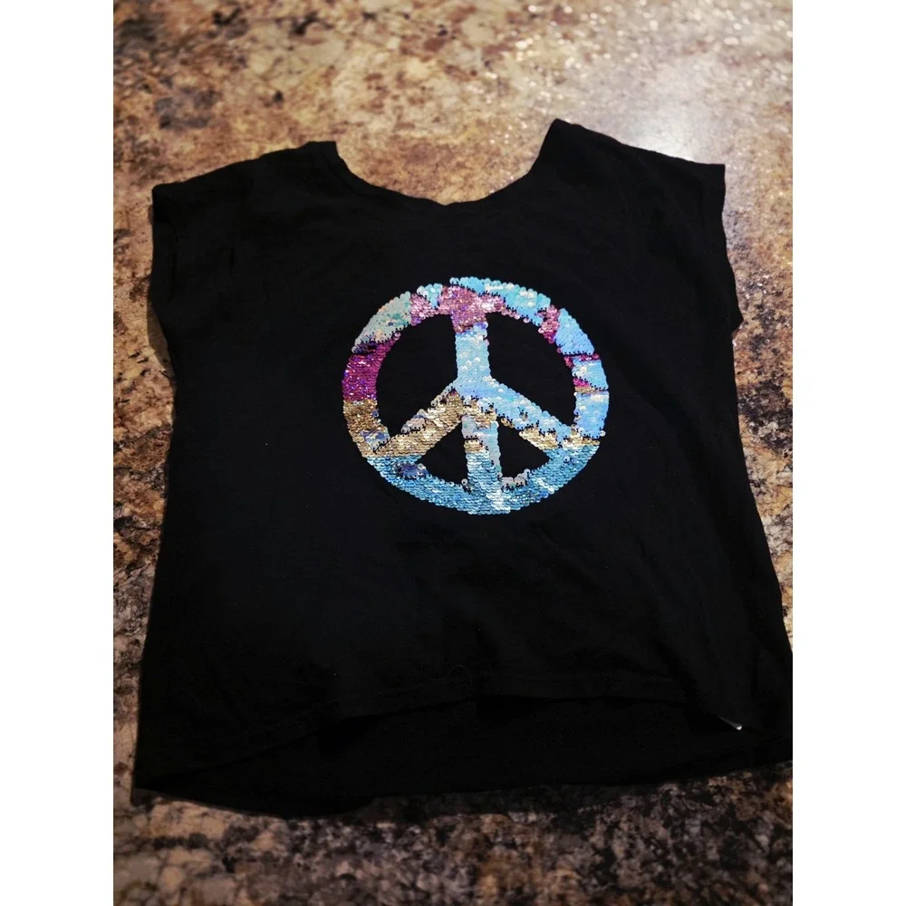Old Navy Girls Size 6-7. T Shirt. Vigoss Peace Sign Love Size 7/8
